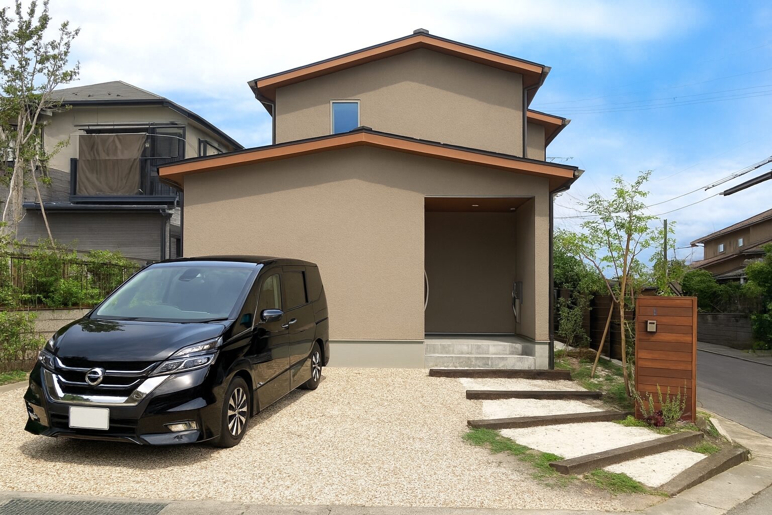 「光と動線でつなぐ、家族が育つ住まい」―自然素材と設計力で叶える、菱和ホームの自由設計